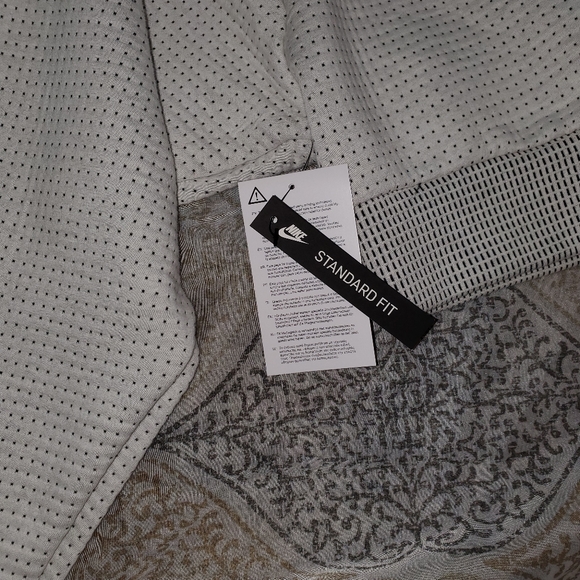 Crew neck cropped Nike sweater - Picture 2 of 8